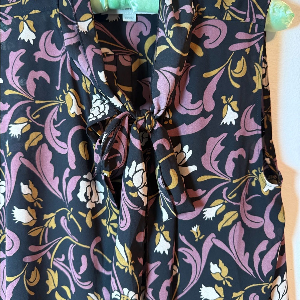 LOFT Black and Pink‎ Floral Blouse - Picture 2 of 6